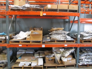 LOT TO INCLUDE: OIL SEALS, TANK GLASS FLANGE, GEN. SEALS, ACTUATOR DIAPHRAGM, ETC.. LOADING & HANDLING FEE $30-4165